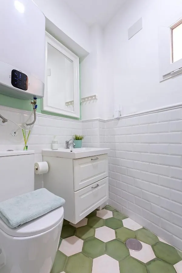 Big Flat In City Center With Patio Malaga